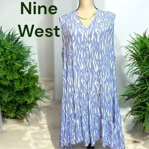 Nine West-NWT size XXL boho rayon dress. Flowy bottom, Faux button v-neck front.